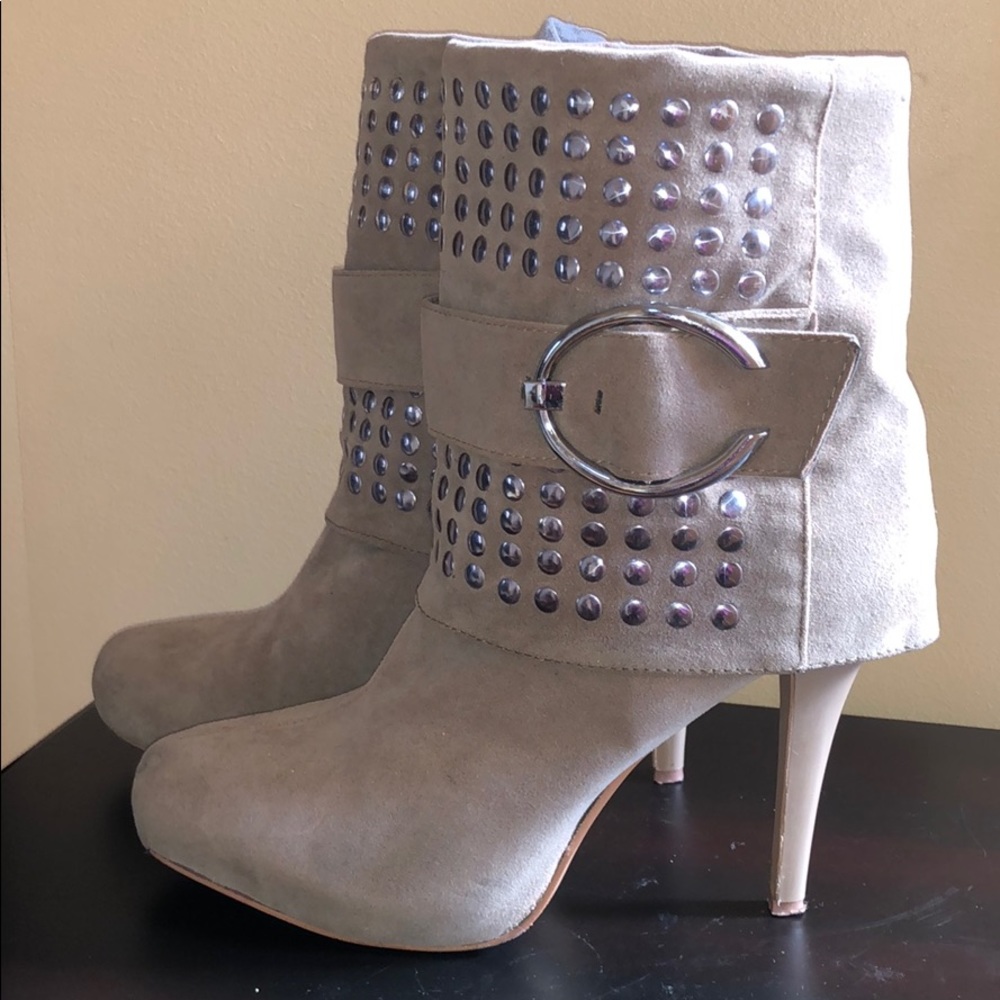 Cute Ankle Booties - Size 11 👢 - Picture 4 of 8